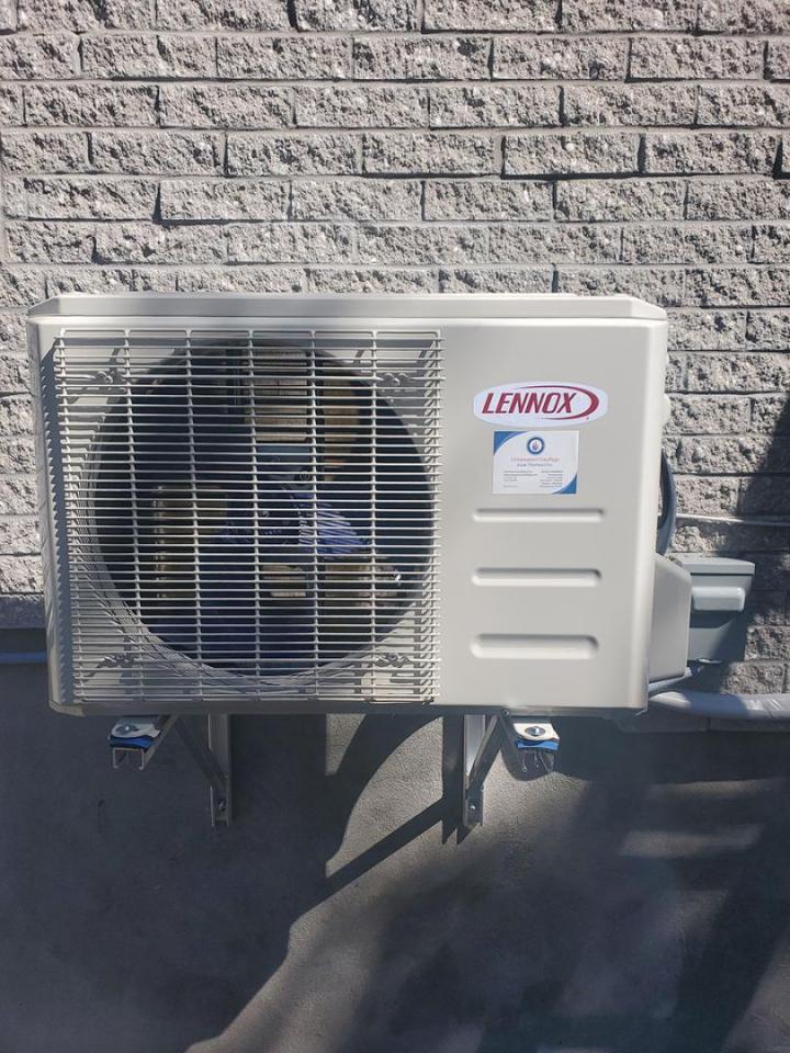 Installation climatiseur & thermopompe Montréal